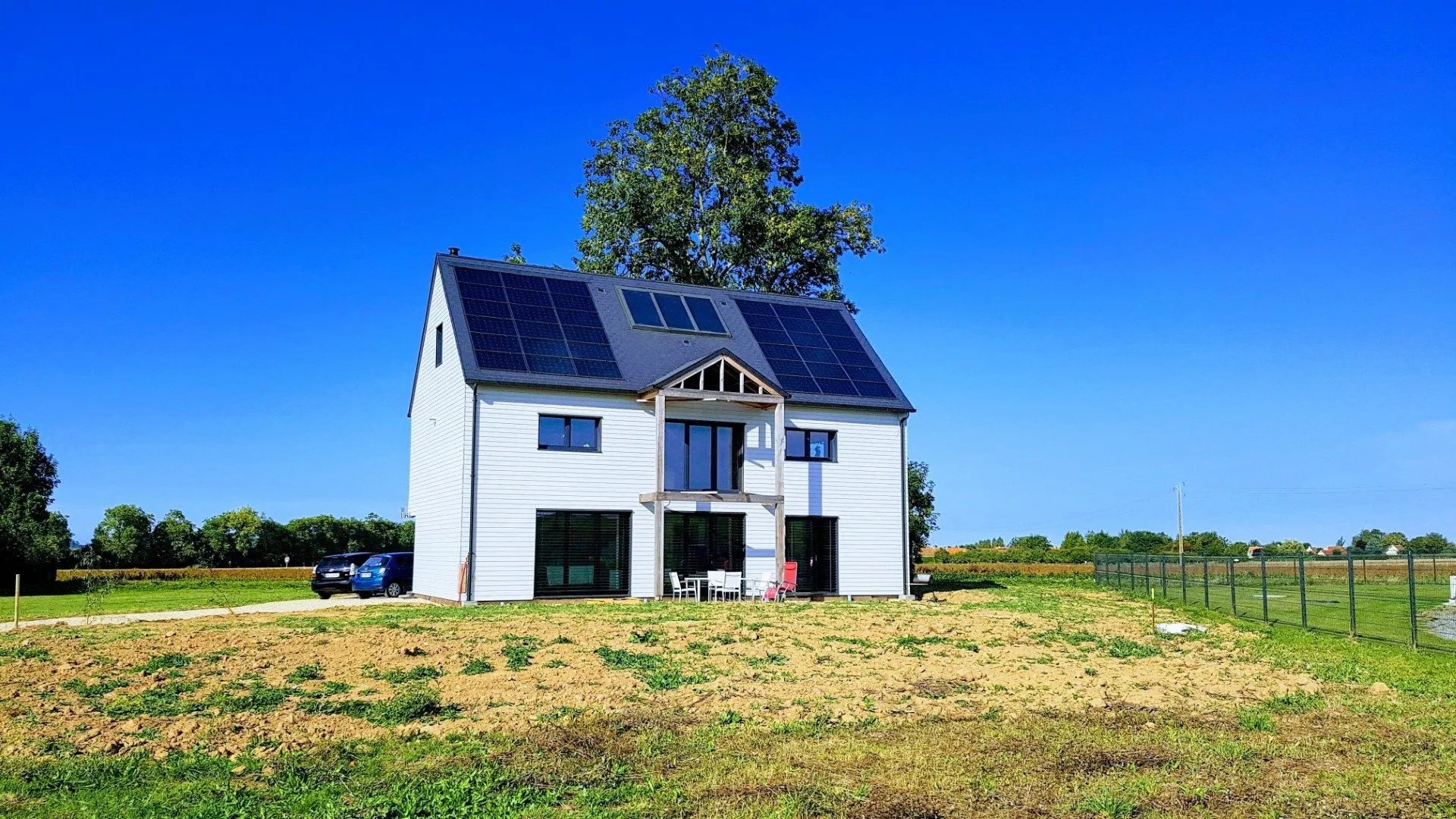 Maison passive et positive terminée, vue de sa façade principale